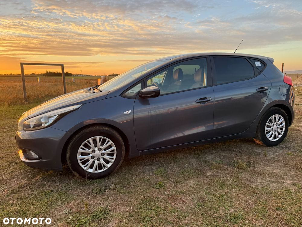 Kia Ceed 1.4 CRDi 90 Spirit - 28
