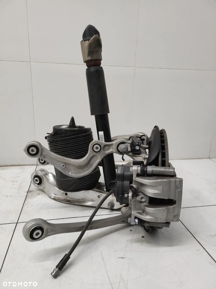 ZWROTNICA WAHACZE AMORTYZATOR PODUSZKA LEWY TYŁ #3 AUDI Q8 ETRON QUATTRO - 4