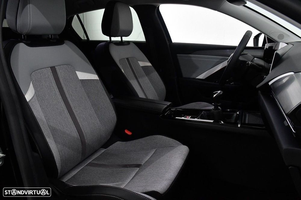 Opel Astra 1.2 T Elegance - 13