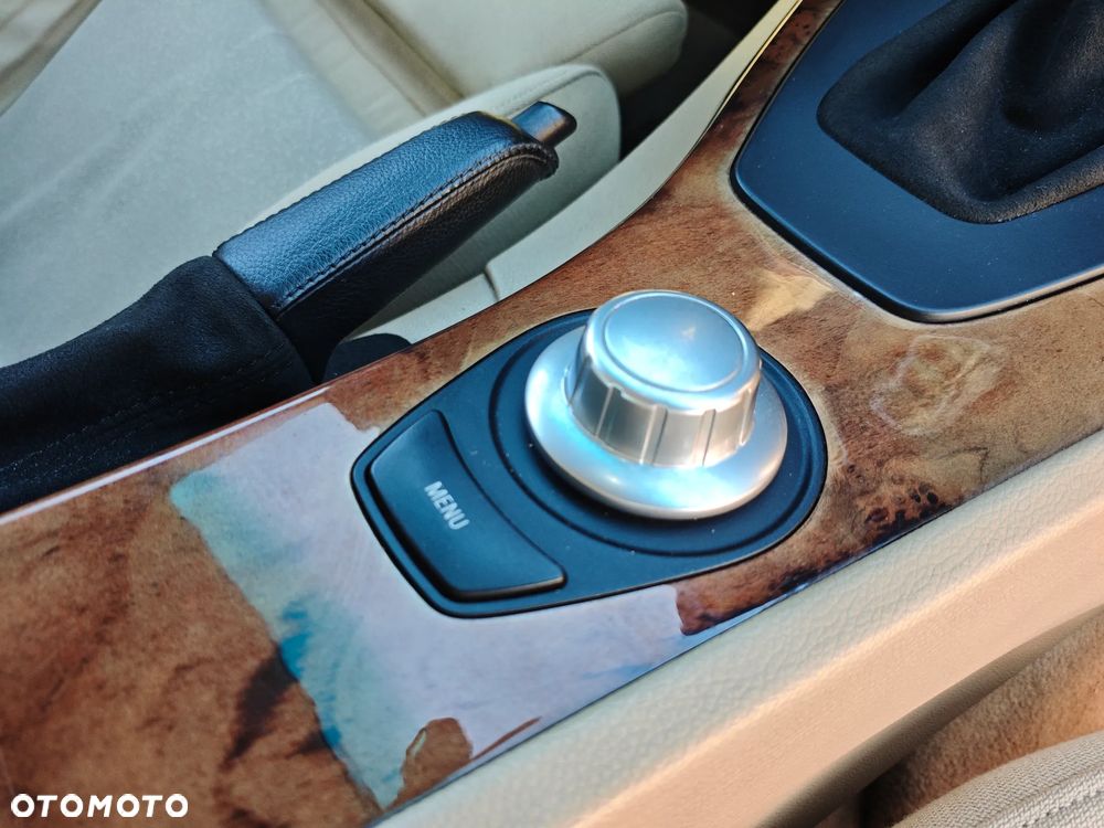 BMW Seria 3 330i - 27