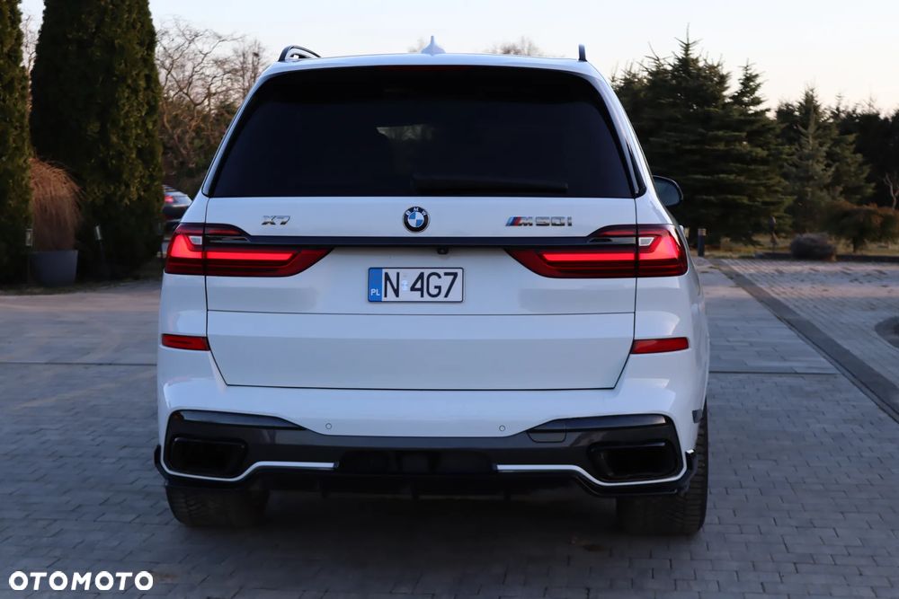 BMW X7 M50i sport - 10
