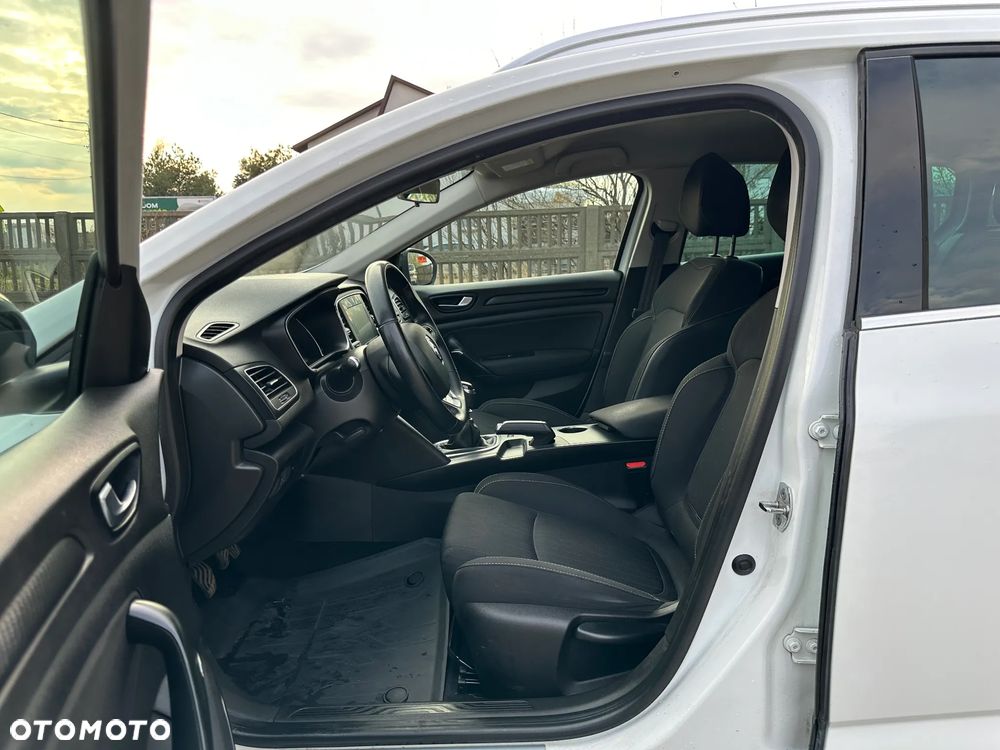 Renault Megane 1.5 Blue dCi Limited - 6