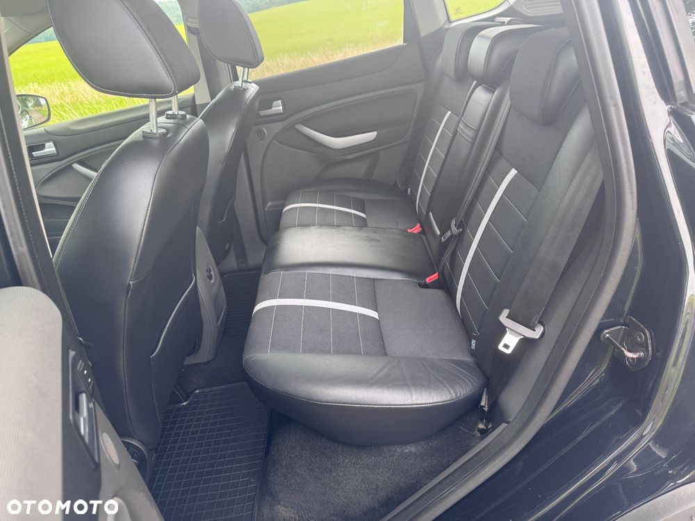 Ford Kuga - 22