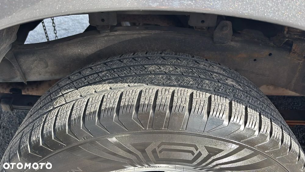 Toyota Hilux 4x4 Double Cab Life - 38