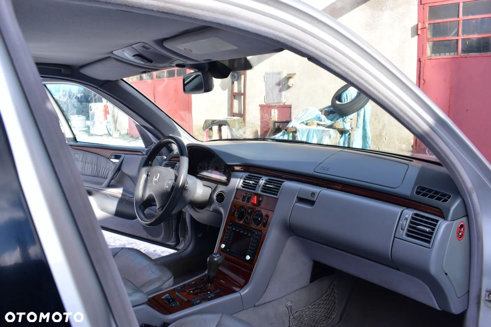 Mercedes-Benz Klasa E - 19