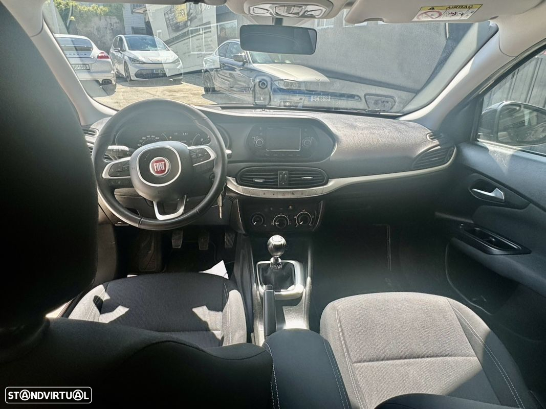 Fiat Tipo Station Wagon 1.6 M-Jet Lounge J17 - 26