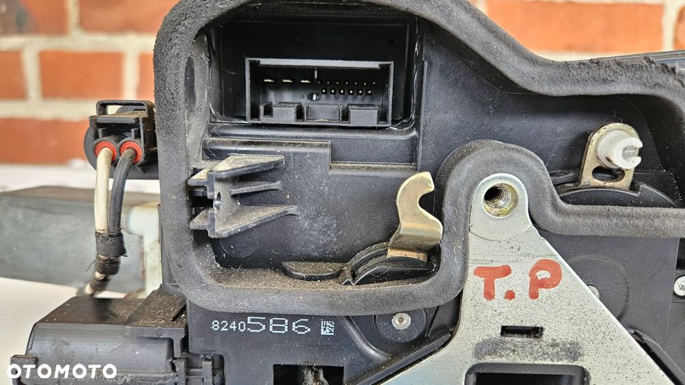 BMW 7 E65 E66 LIFT LCI Zamek kompletny tylny prawy Zamek drzwi tył prawy 8240586 - 4