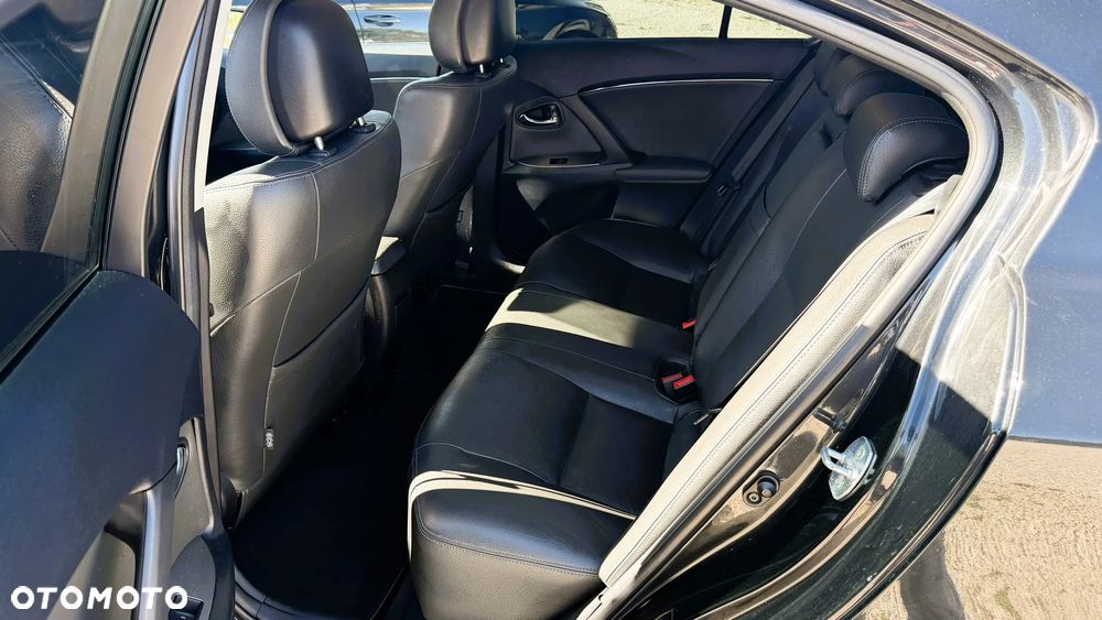 Toyota Avensis 2.0 D-4D Premium - 14