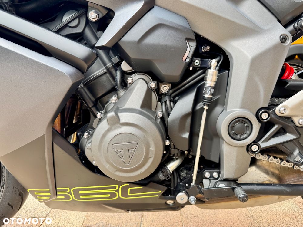 Triumph Daytona - 20