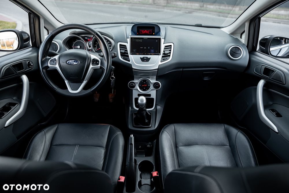 Ford Fiesta - 27