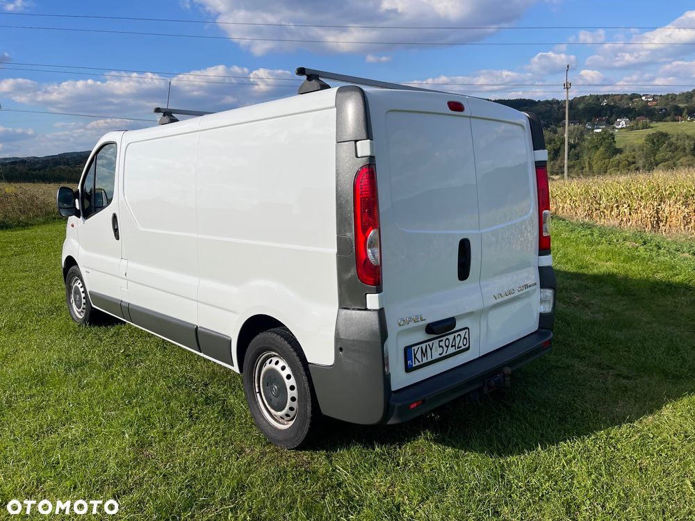 Opel Vivaro - 11