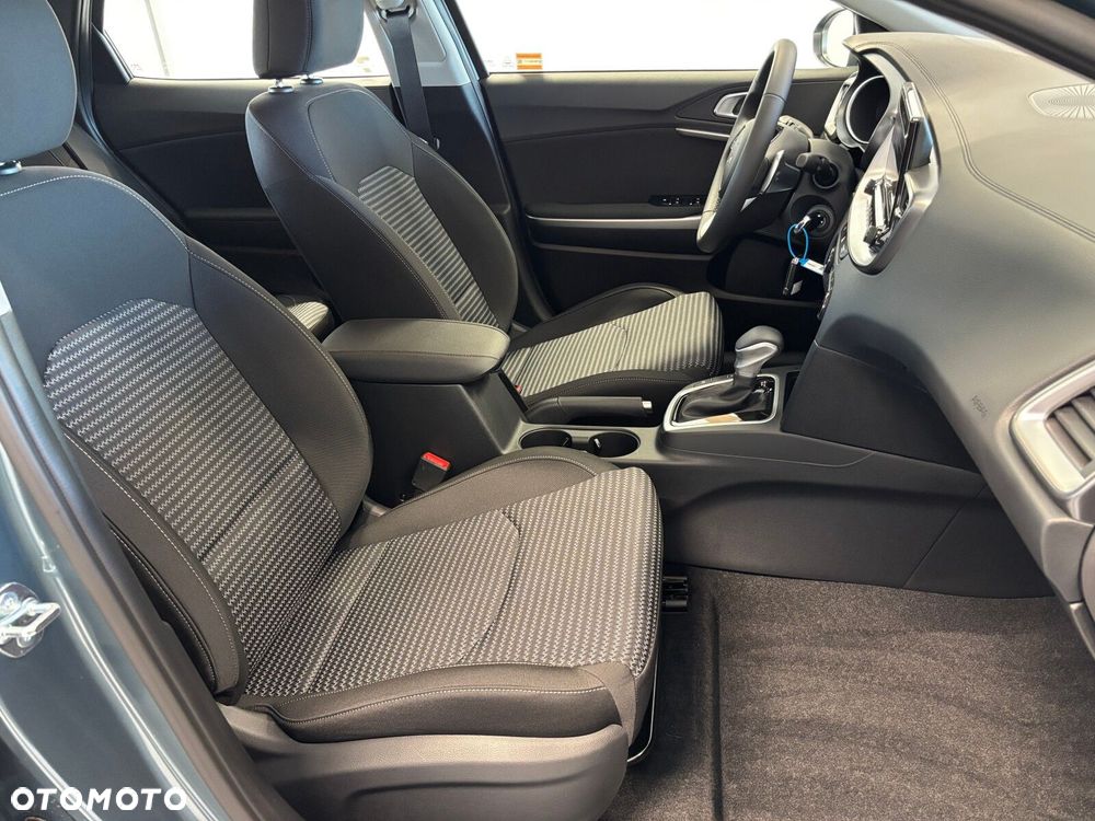 Kia XCeed - 13