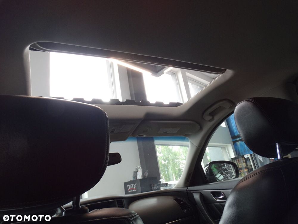 Infiniti QX70 - 21