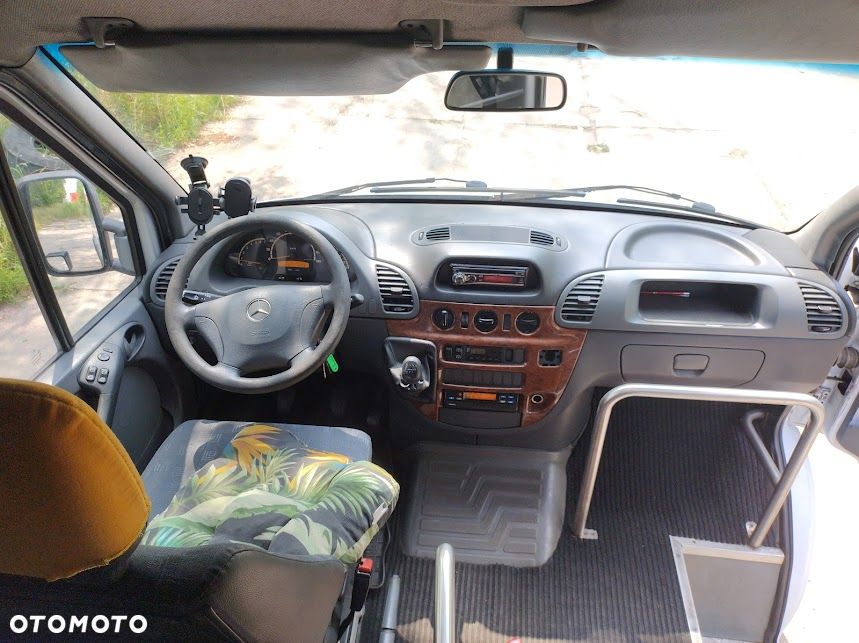 Mercedes-Benz Sprinter - 15