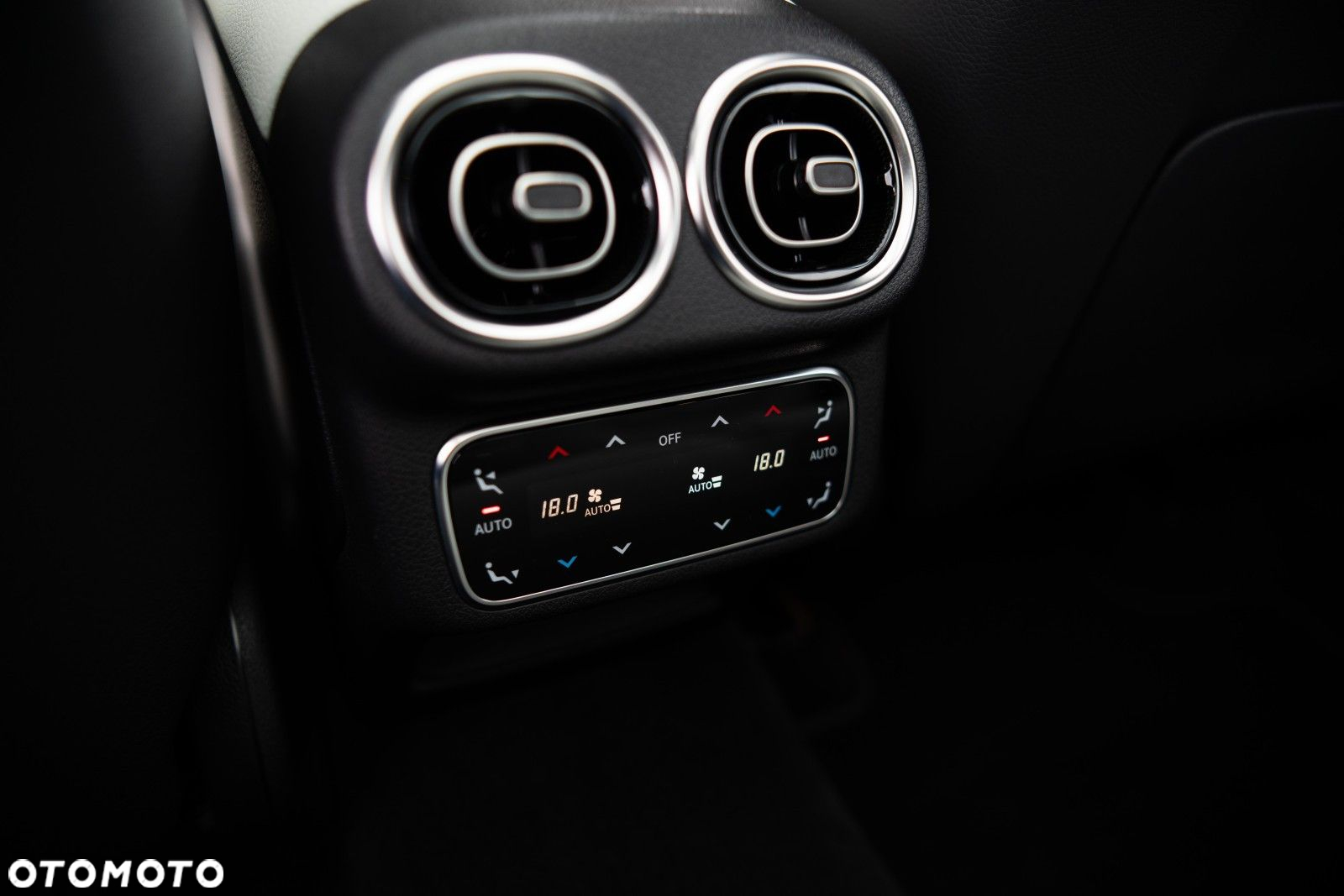 Mercedes-Benz GLC - 28