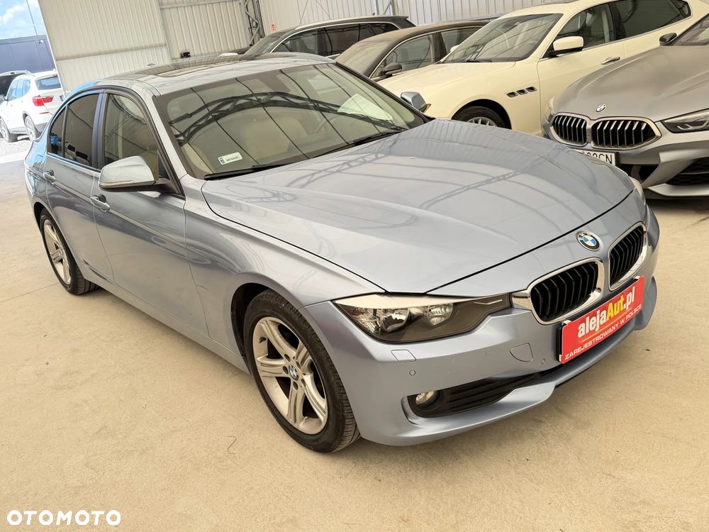 BMW Seria 3 320i Luxury Line - 3