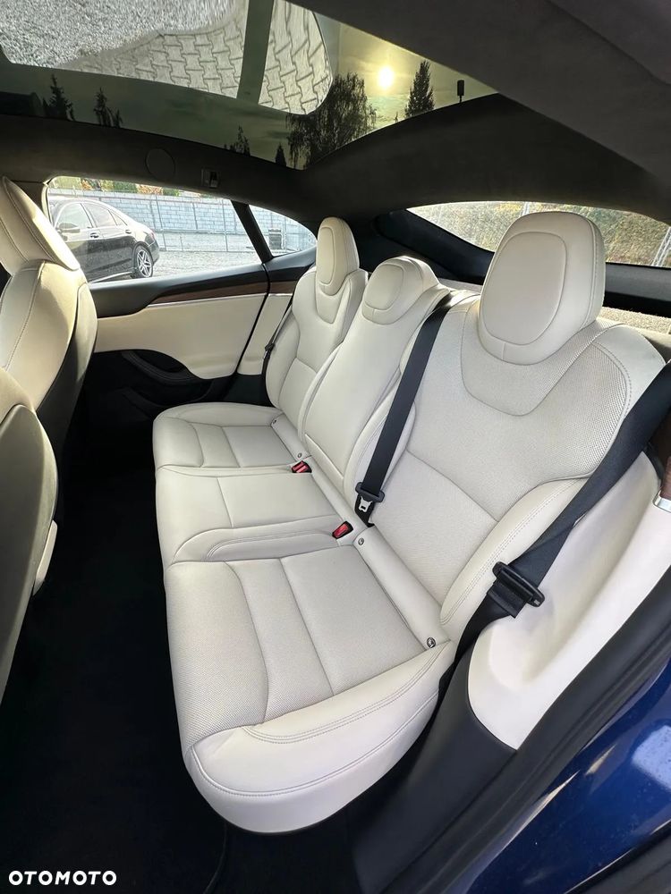 Tesla Model S Long Range - 25