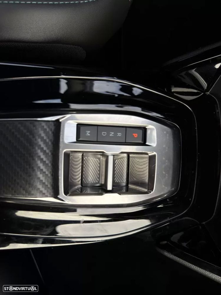 Peugeot 2008 1.5 BlueHDi Allure EAT8 - 17