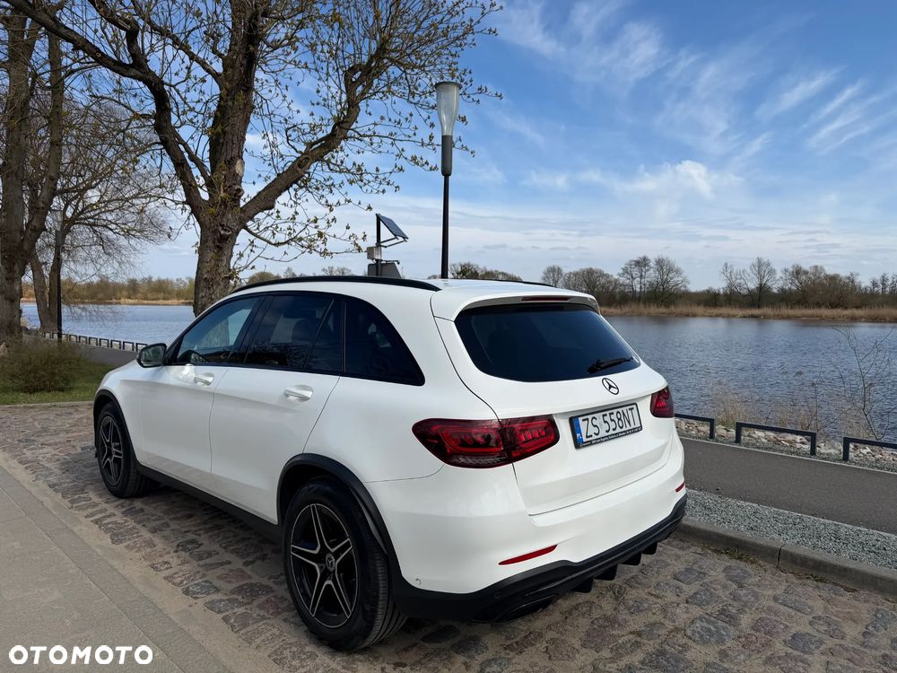 Mercedes-Benz GLC 200 4Matic 9G-TRONIC AMG Line - 22