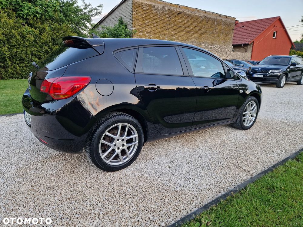 Opel Astra 1.6 NAVI - 15