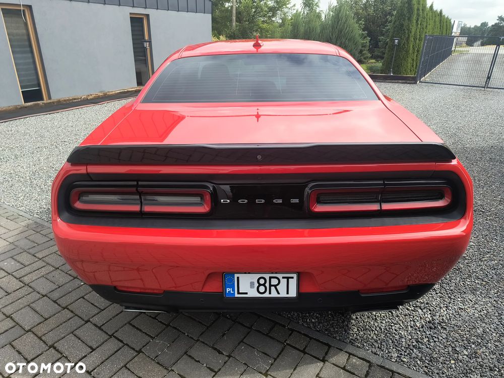 Dodge Challenger - 10