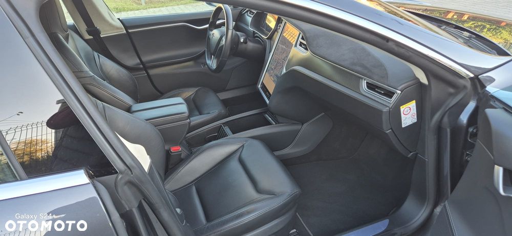Tesla Model S Performance - 22