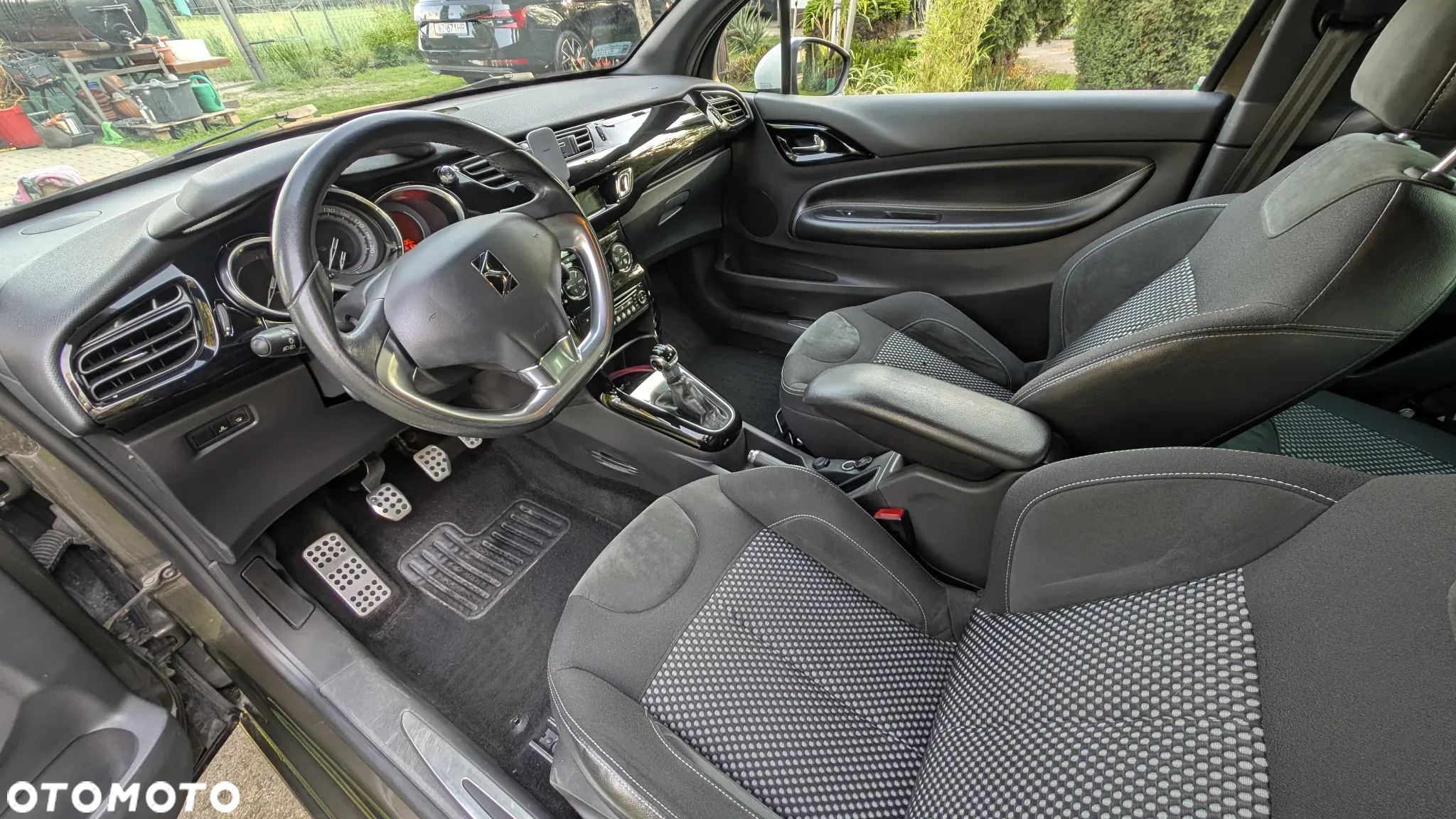 Citroën DS3 1.6 e-HDi SoChic - 5