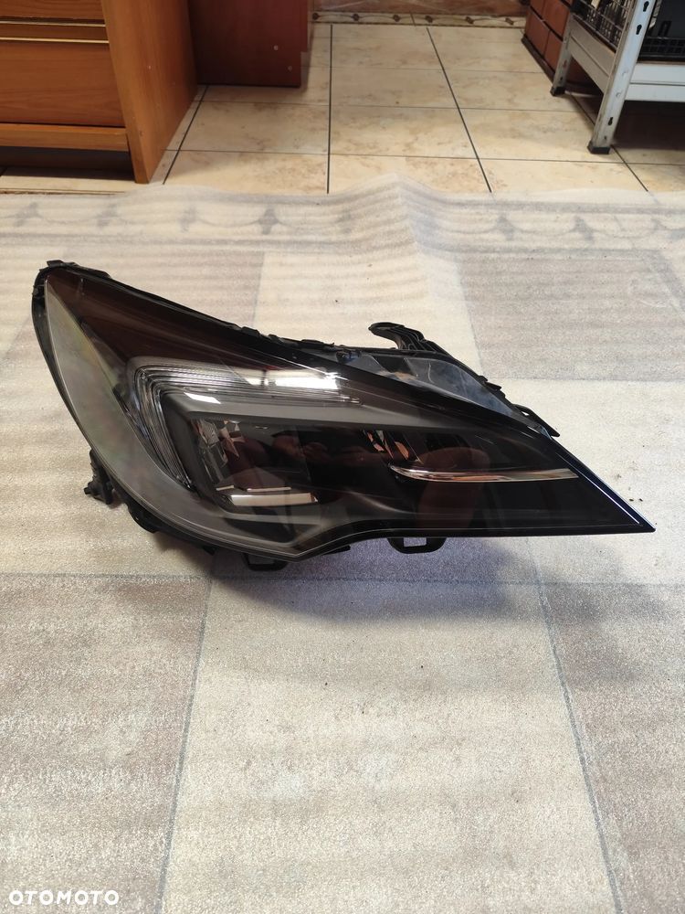 Reflektor Prawy Opel Astra K LIFT 2020-2022 10 PINÓW
