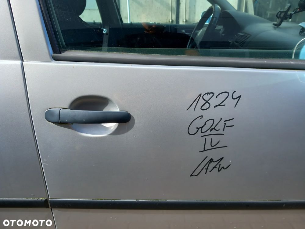VW GOLF IV DRZWI PRAWE PRZEDNIE PRAWY PRZÓD KOLOR: LA7W - 2