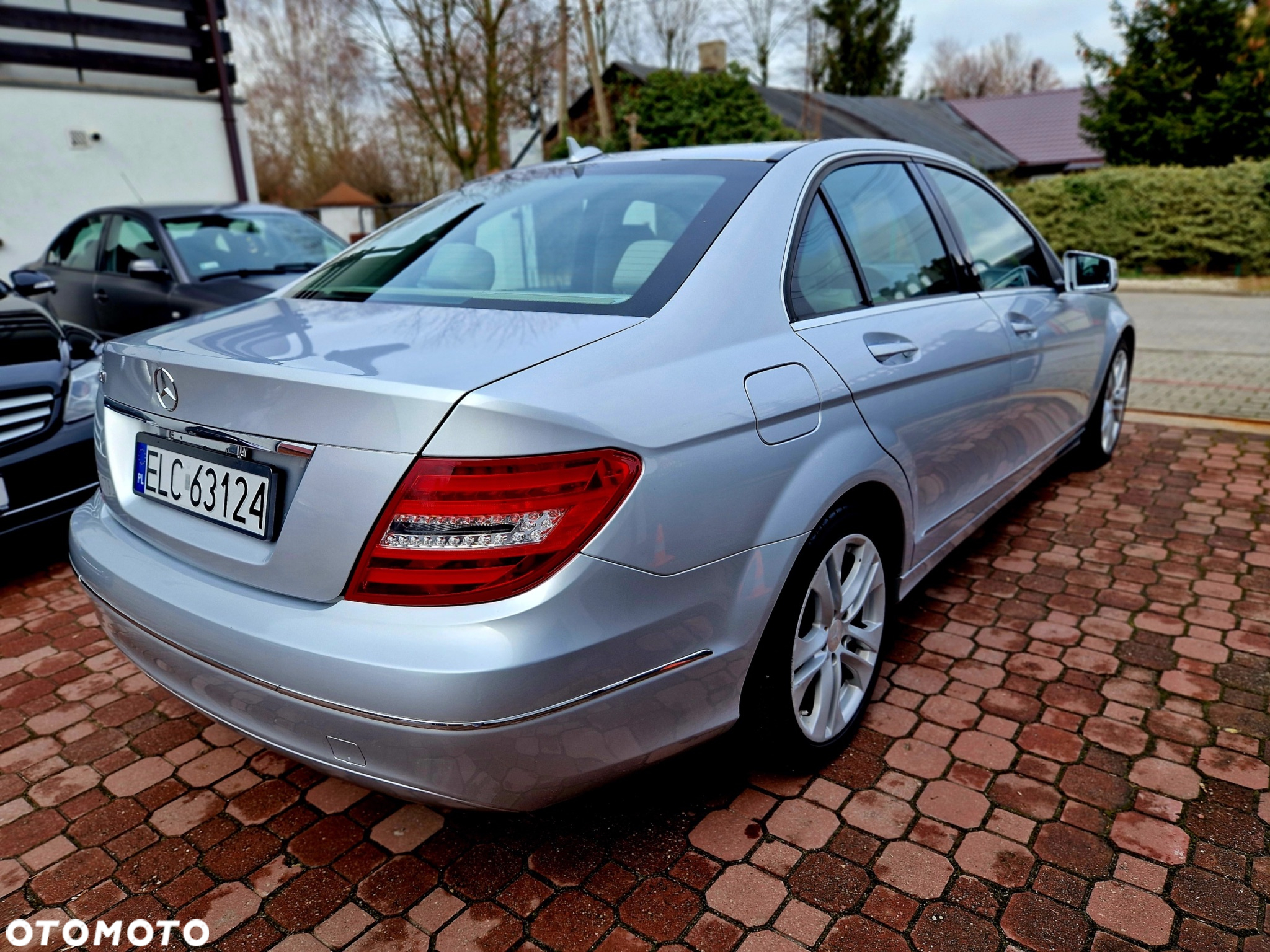 Mercedes-Benz Klasa C 250 CGI T Automatik BlueEFFICIENCY Avantgarde - 14