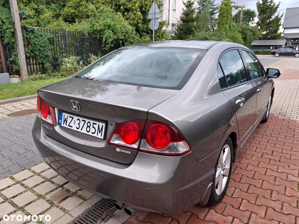 Honda Civic 1.8 Executive - 6