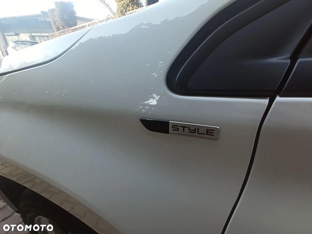 Peugeot 2008 1.6 BlueHDi Style - 11