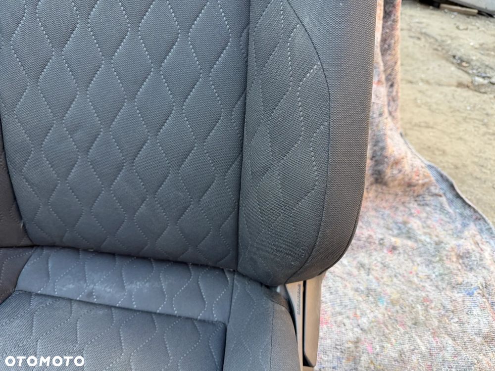 Fotele przód tył kanapa komplet Toyota Corolla Cross 2025r - 22