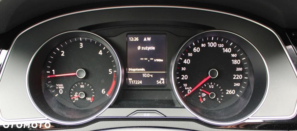 Volkswagen Passat - 16