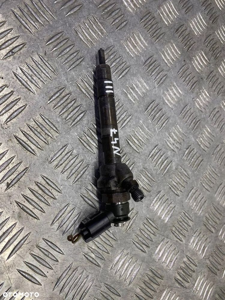 WTRYSKIWACZ BMW 1 E87 3 E90 E91 X1 E84 2.0 D N47 7798446 0445110601 - 8