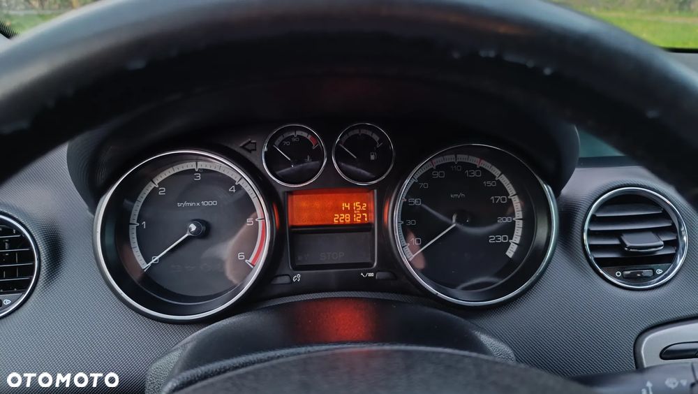 Peugeot 308 HDi FAP 135 Platinum - 24