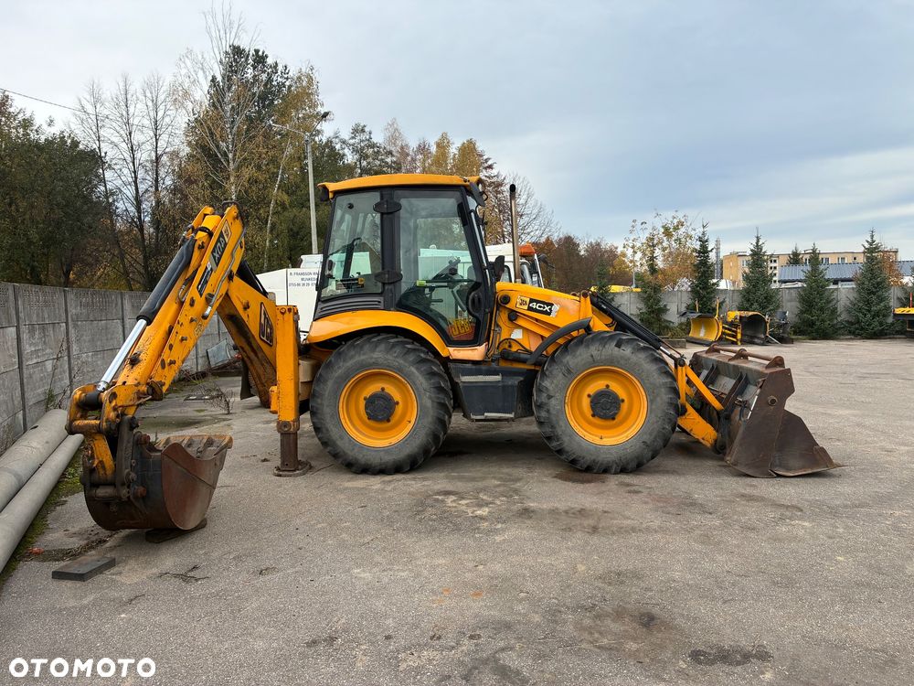 JCB 4CX - 10