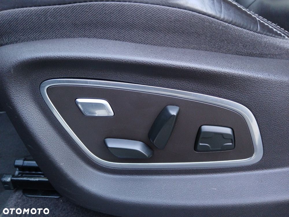 Renault Espace 2.0 Blue dCi Initiale Paris EDC - 32