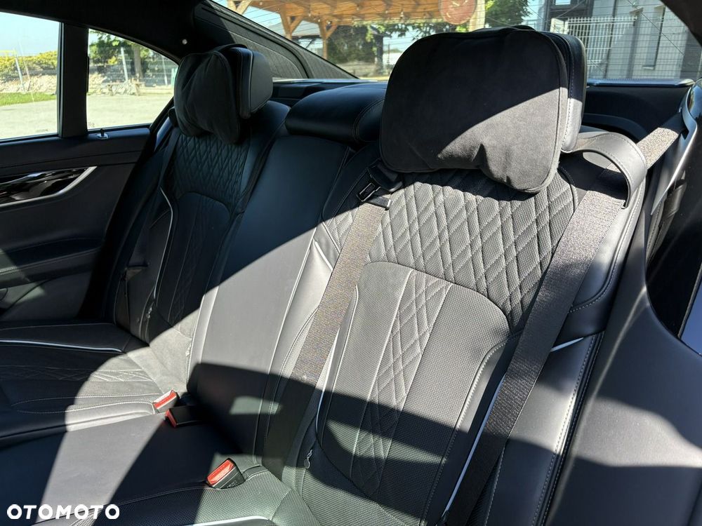 BMW Seria 7 - 22