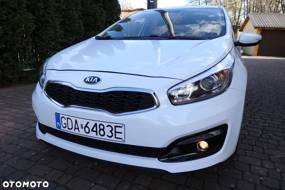 Kia Ceed 1.4 CVVT UEFA EURO 2016 - 19