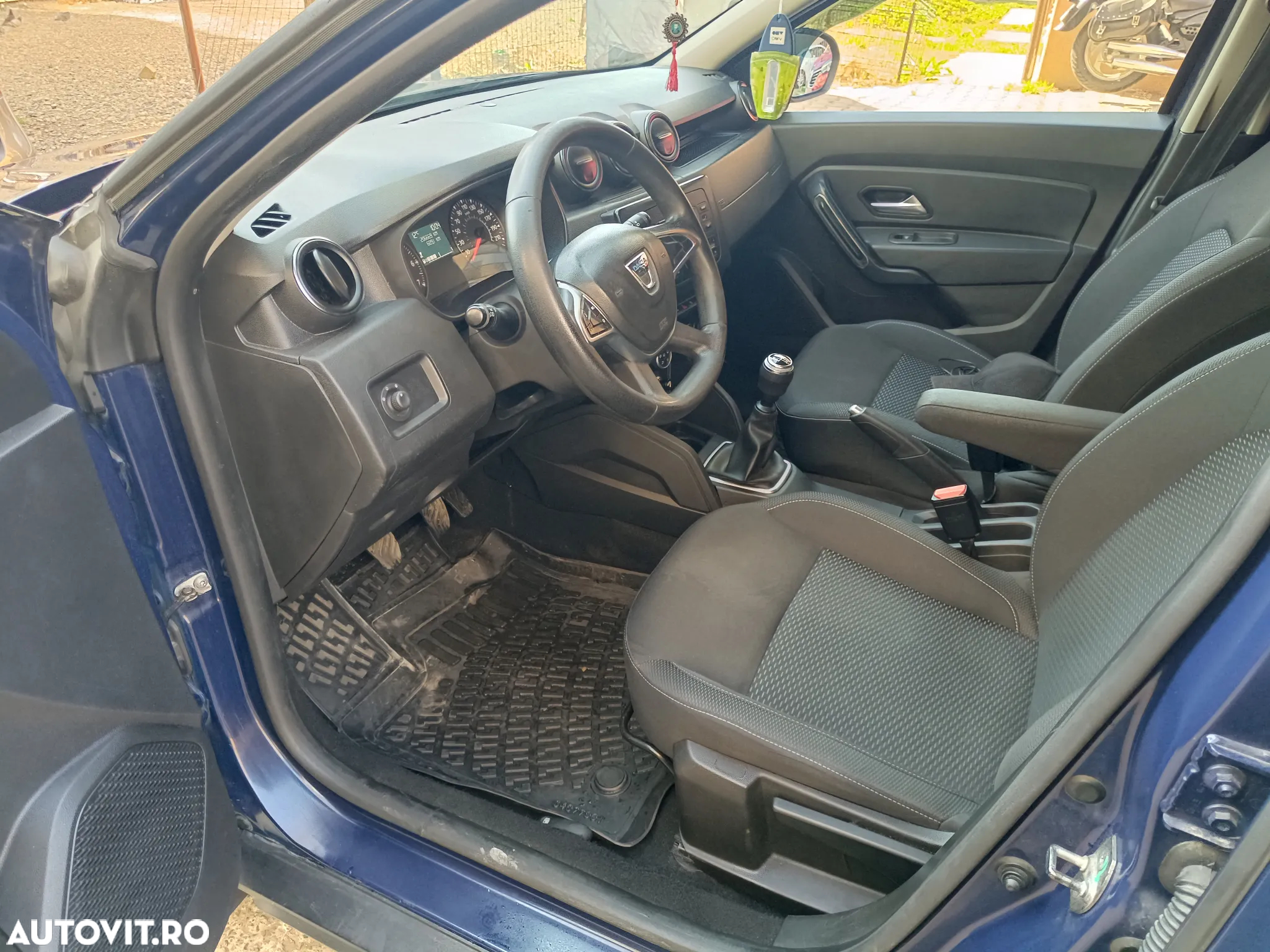 Dacia Duster 1.5 Blue dCi 4WD Essential - 10