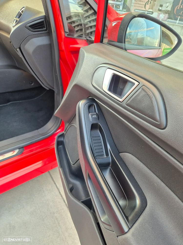Ford Fiesta 1.6 EcoBoost c/ Pack Pele Desportiva ST - 18