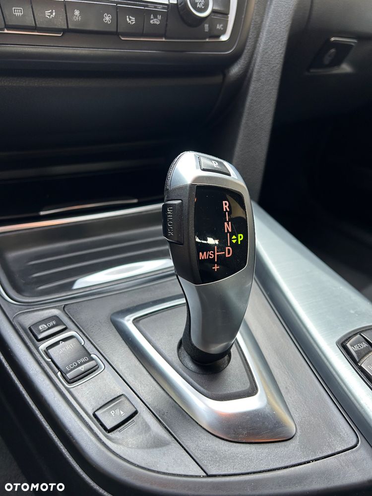 BMW Seria 3 - 16