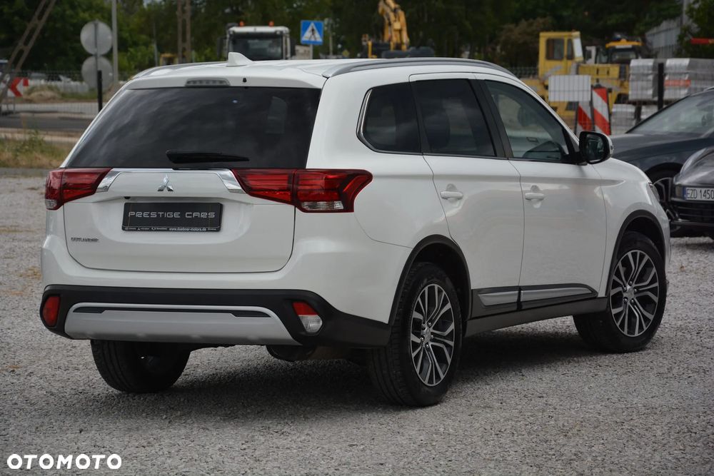 Mitsubishi Outlander - 8