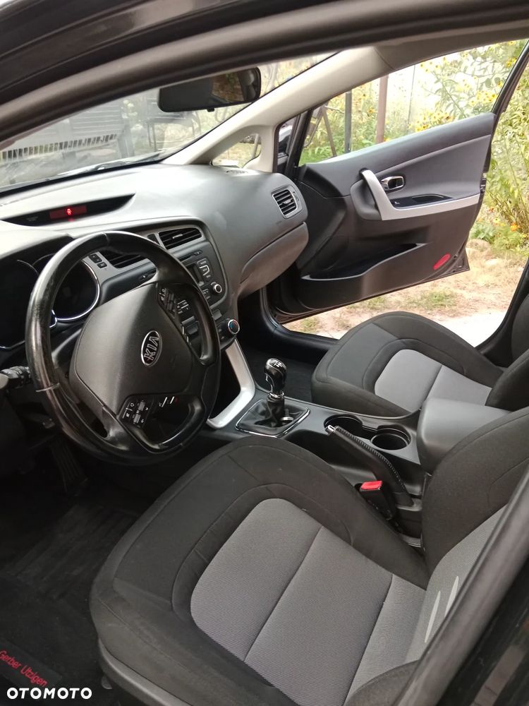 Kia Ceed - 16