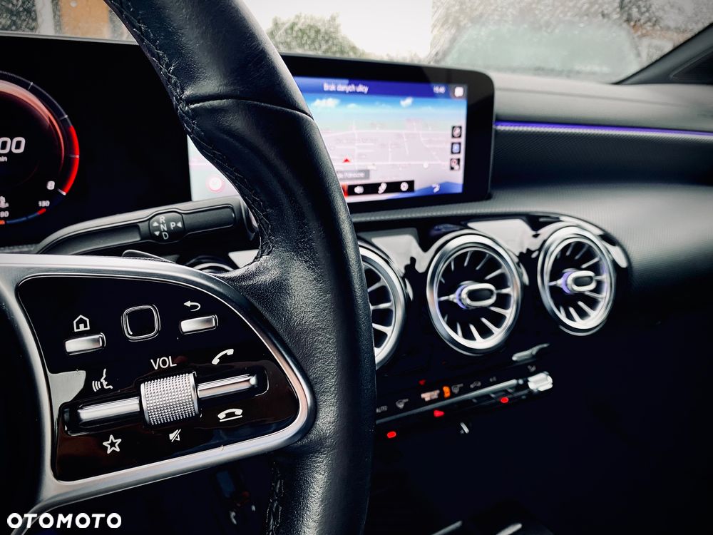 Mercedes-Benz CLA 250 4Matic Shooting Brake 7G-DCT - 38
