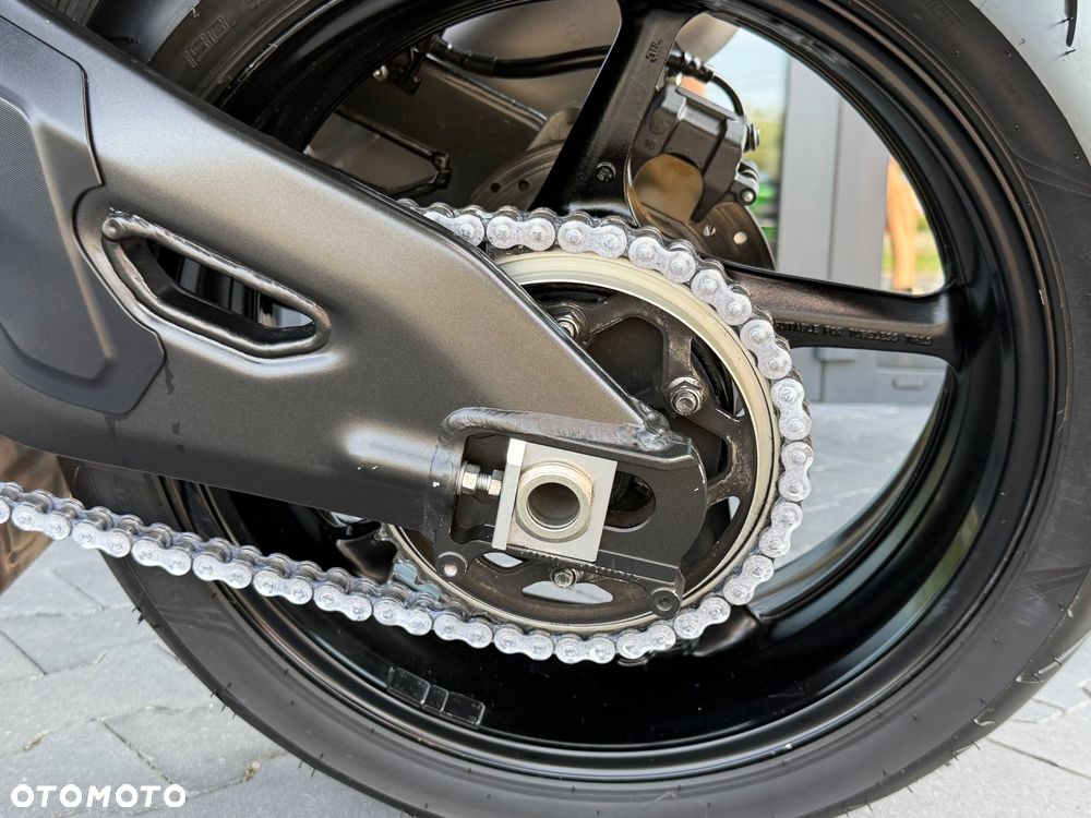 Yamaha MT - 32