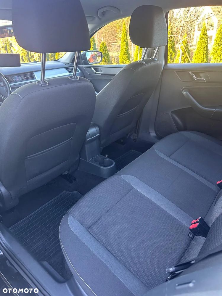 Skoda RAPID 1.2 TSI Style - 14