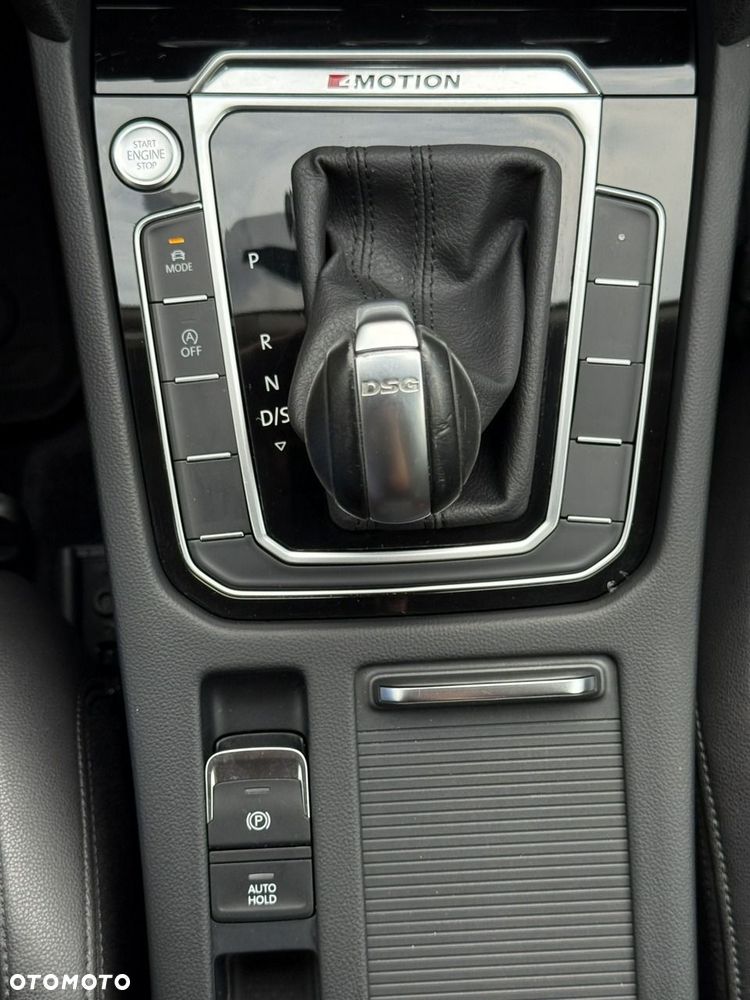 Volkswagen Passat 2.0 TDI SCR DSG 4Motion Business - 31