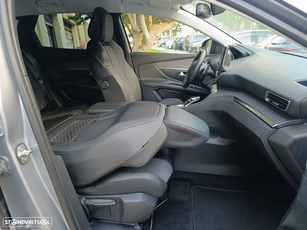 Peugeot 3008 1.2 PureTech Allure EAT8 - 31